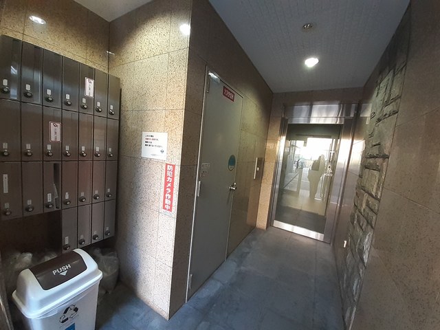 13/20 エントランス