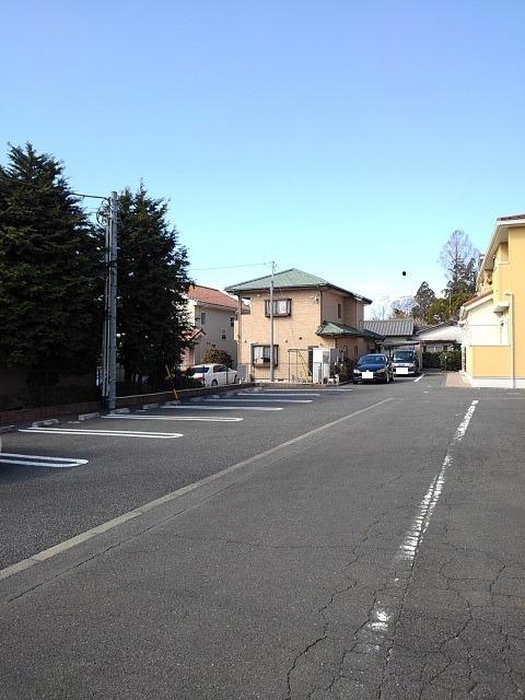 22/28 駐車場