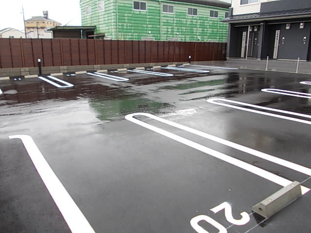 14/20 駐車場