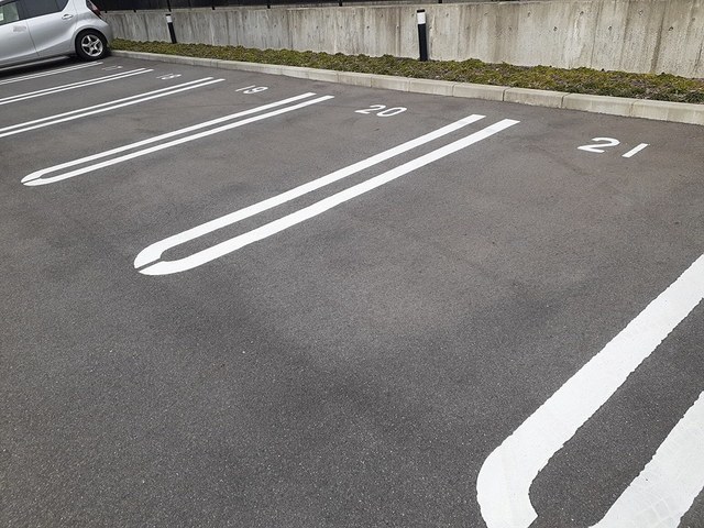 14/20 駐車場
