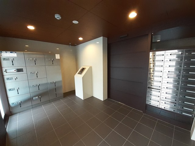 13/20 エントランス