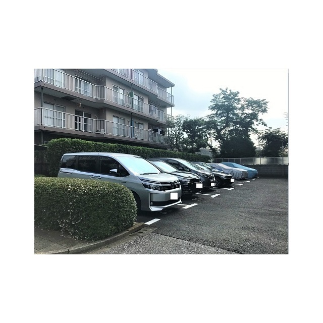 2/3 駐車場