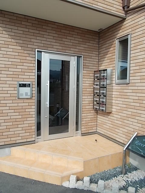21/28 エントランス