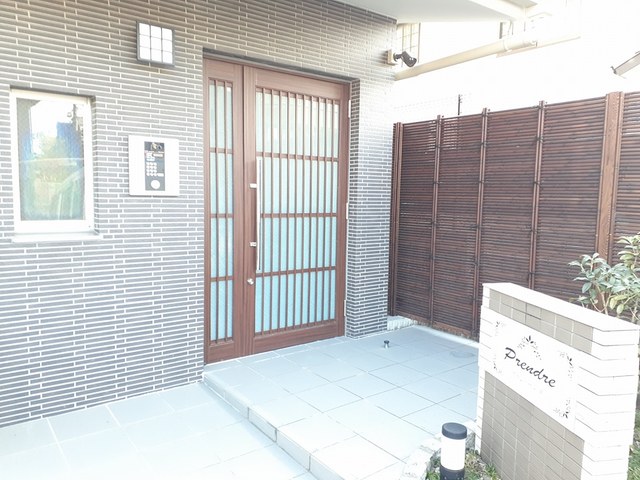 13/20 エントランス