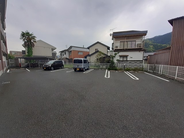 14/20 駐車場
