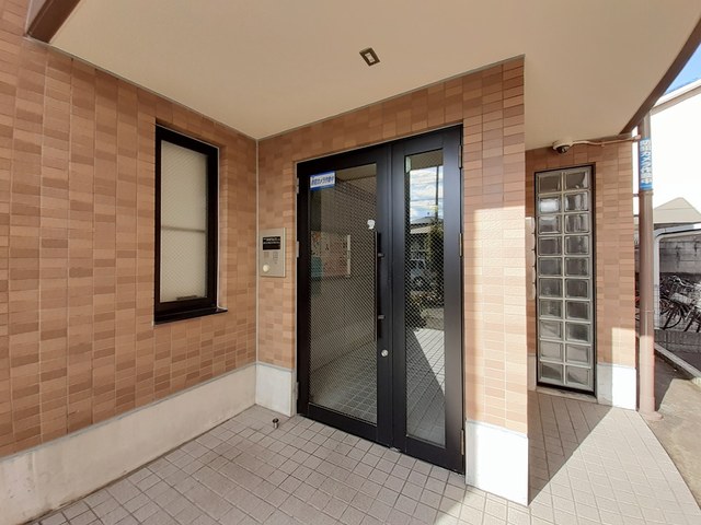 14/20 エントランス