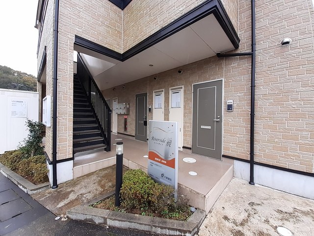 21/28 エントランス