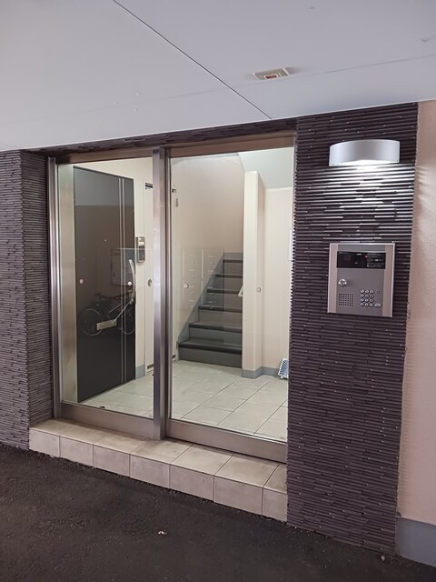 14/20 エントランス