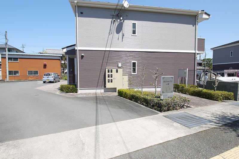 22/28 エントランス