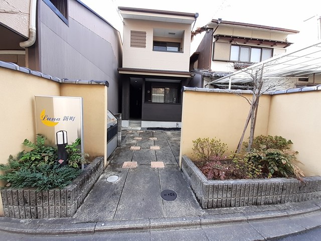 14/20 エントランス