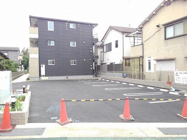 14/20 駐車場