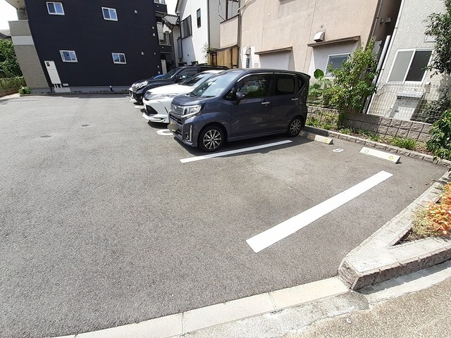 14/20 駐車場