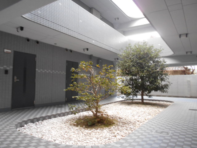 22/30 エントランス