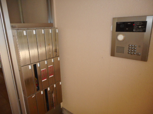 24/30 エントランス