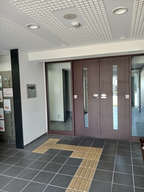 14/20 エントランス