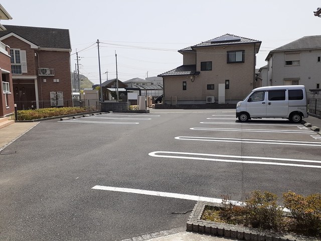 22/28 駐車場