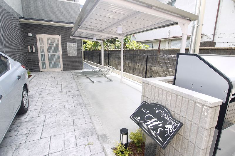 14/20 エントランス