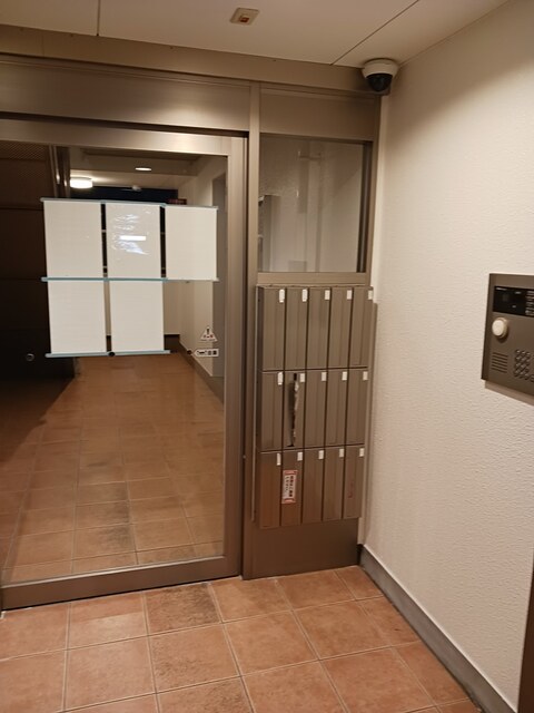 23/30 エントランス