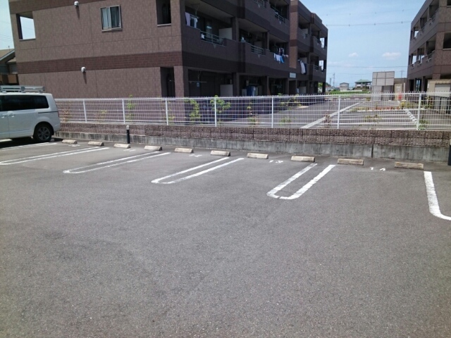 14/20 駐車場