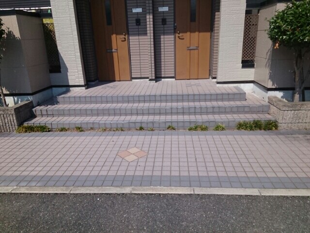 19/26 エントランス