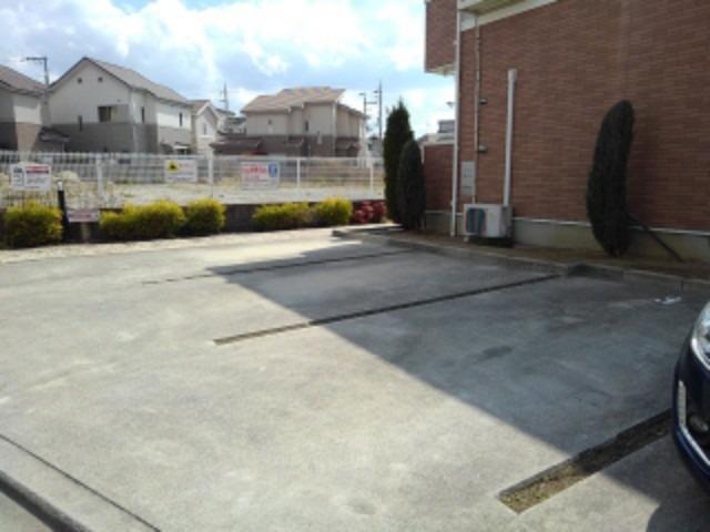20/26 駐車場