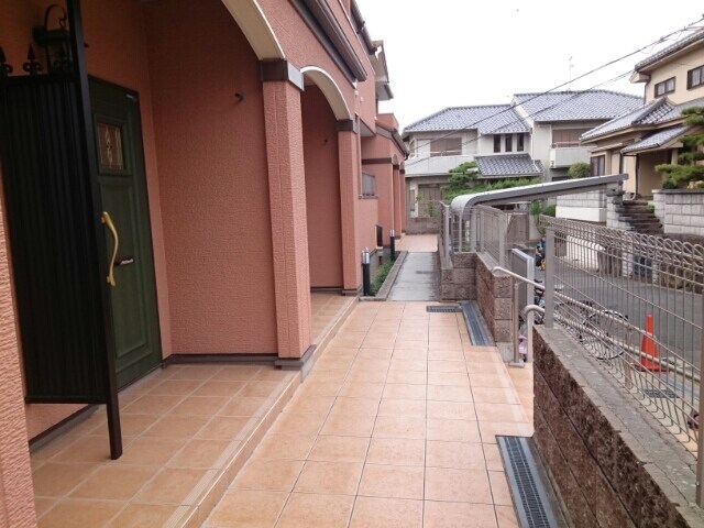 19/26 エントランス