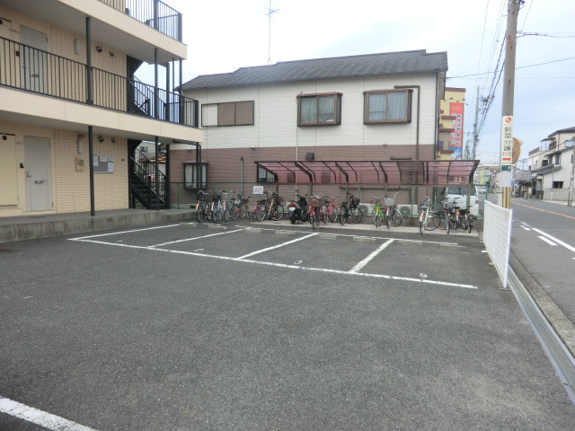 22/28 駐車場