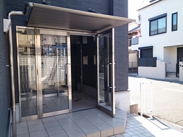 19/26 エントランス