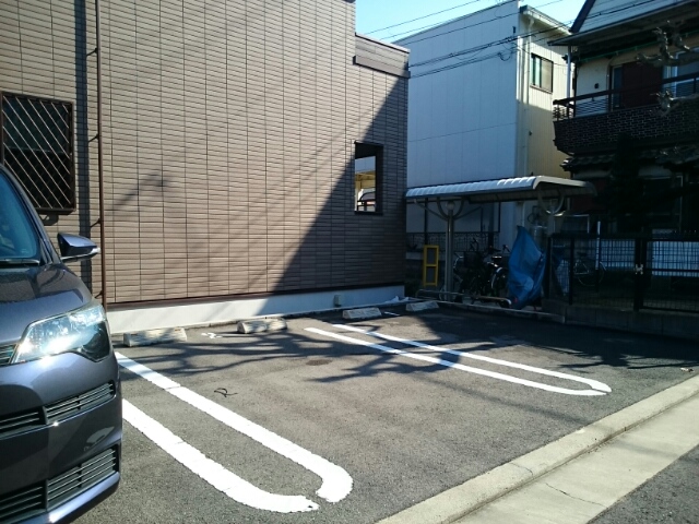 14/20 駐車場