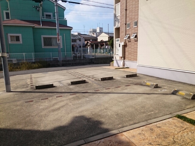 18/24 駐車場