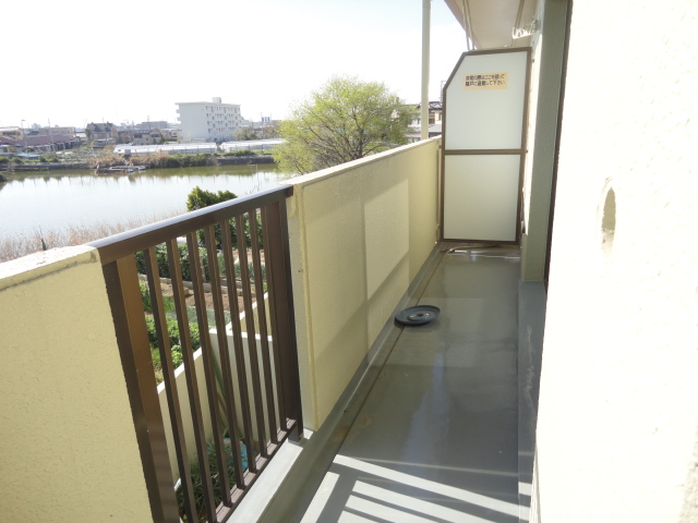 18/27 バルコニー