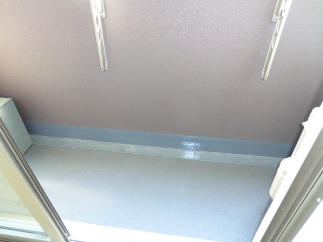 18/28 バルコニー