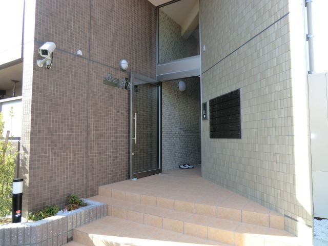 22/28 エントランス