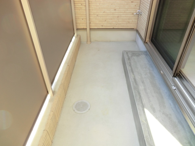 16/27 バルコニー