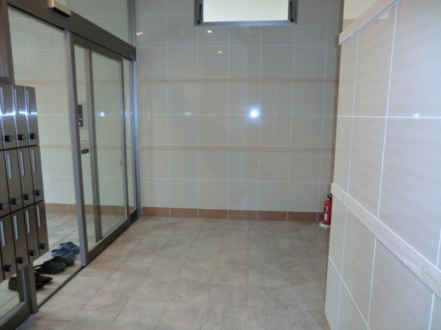 20/27 エントランス