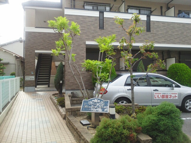 14/16 エントランス