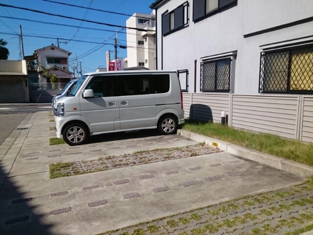 20/23 駐車場
