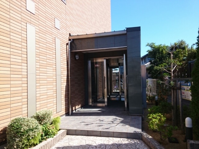 19/23 エントランス