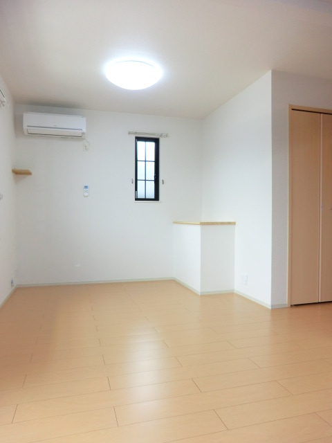 22/28 エントランス