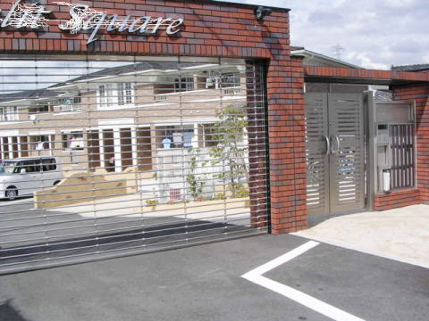 21/28 エントランス