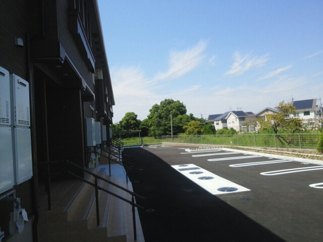 22/28 駐車場
