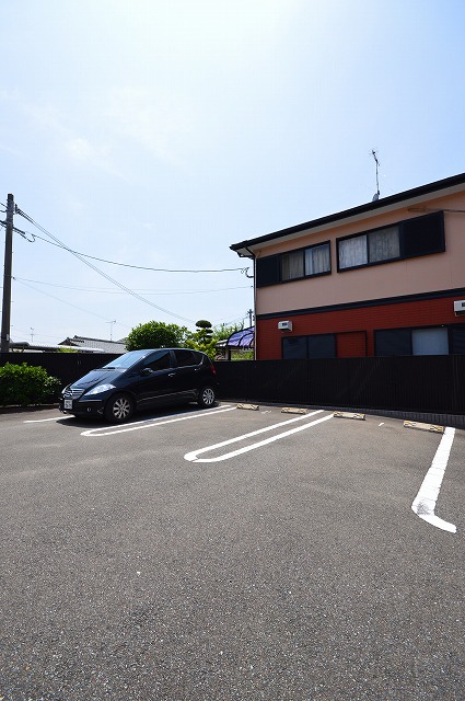 22/28 駐車場