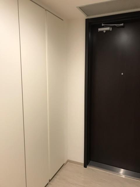 19/30 玄関