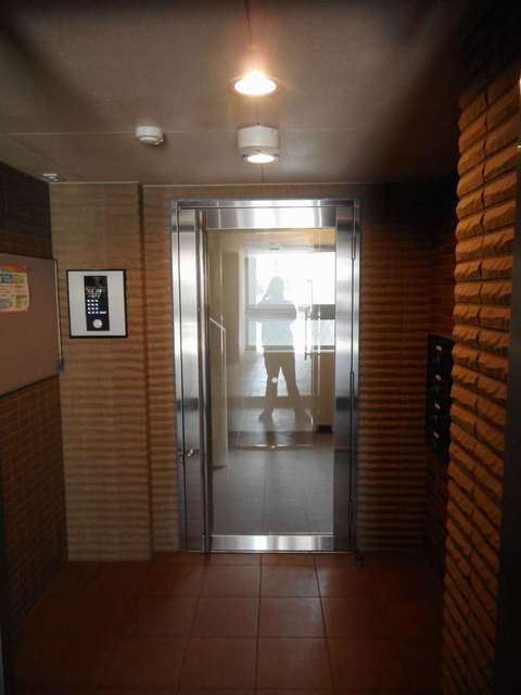 14/20 エントランス