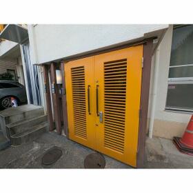 13/14 エントランス