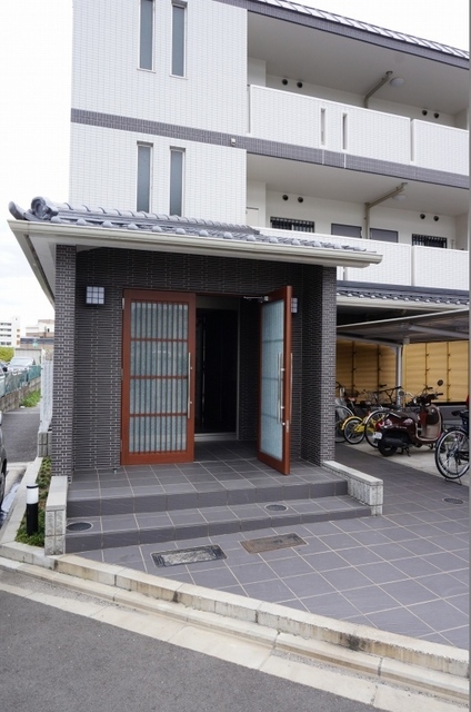 13/20 エントランス