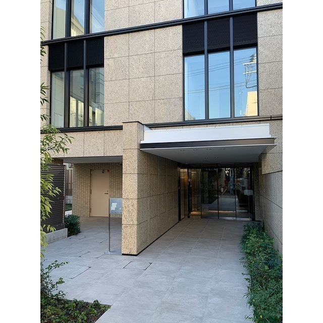 18/19 エントランス