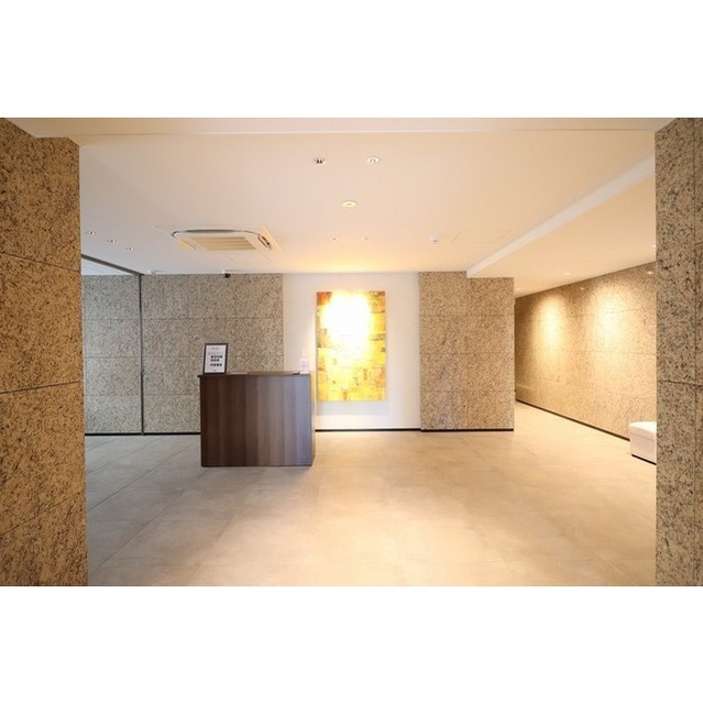 19/19 エントランス