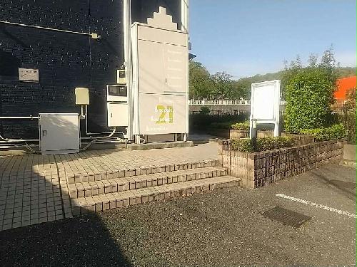 13/23 エントランス