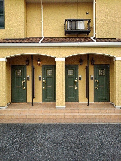 18/28 エントランス